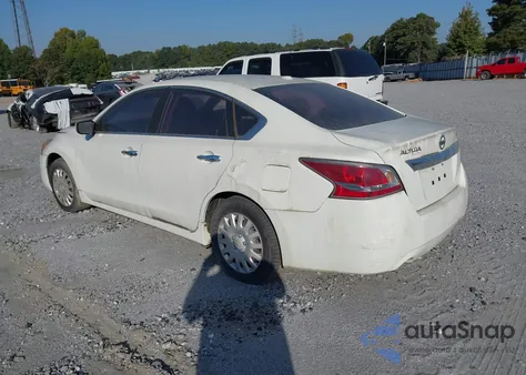 2015 Nissan Altima 2.5 Sv/2.5/2.5 S/2.5 Sl z USA, uszkodzony, nr VIN 1N4AL3AP0FN385893
